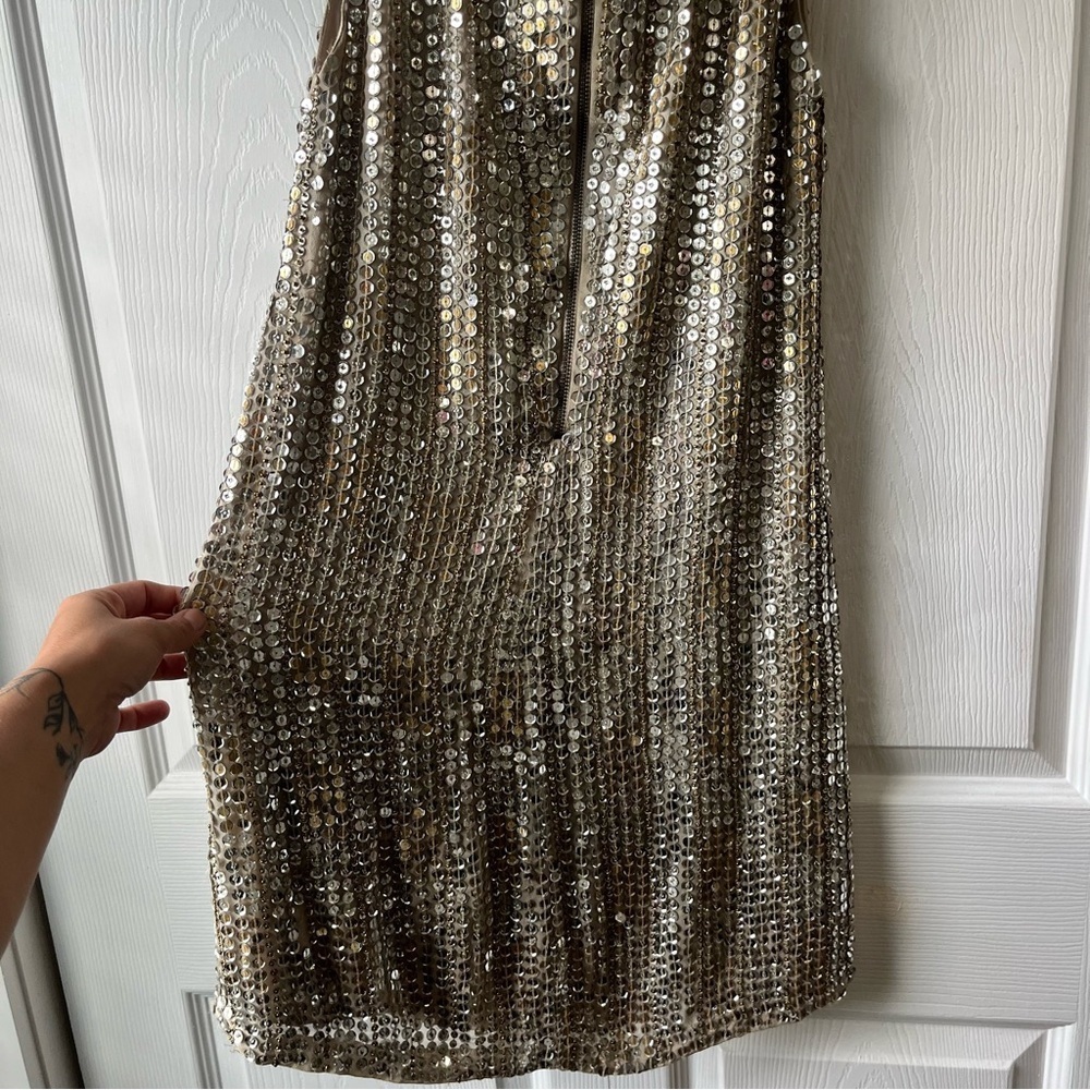 ALICE + OLIVIA Gold / Silver Sequin Dress size 4 - Picture 9 of 9